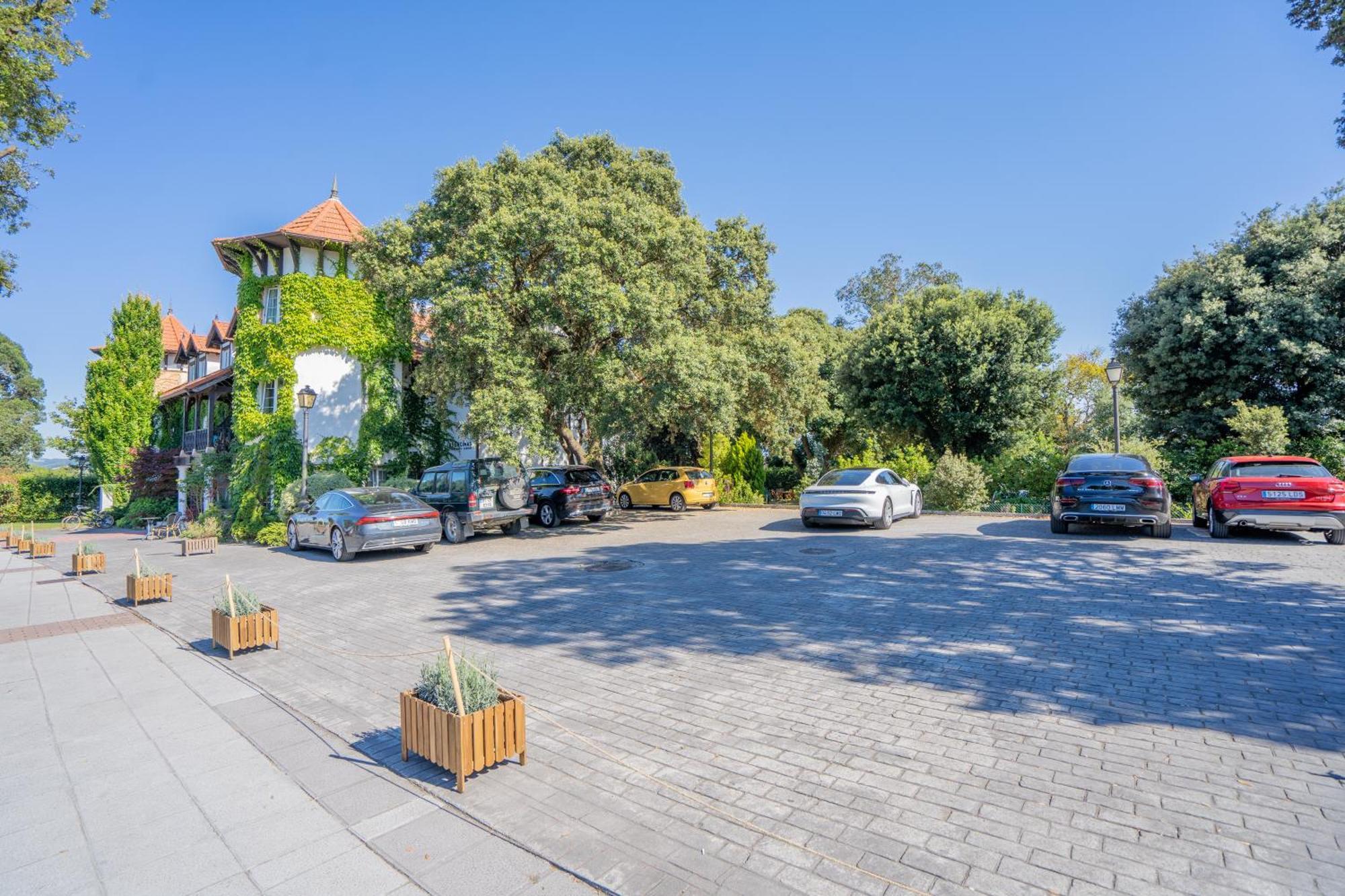 Hotel Torres De Somo Exterior photo